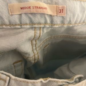 Women’s size 31 wedgie straight levi jeans